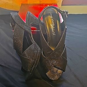 Easy Street Alive 5 Black Glitter CHRISTY open-toe pump. Black Glitter. 7 1/2